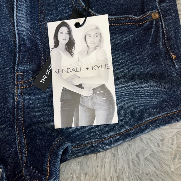 Kendall + Kylie jean shorts - Picture 2 of 5